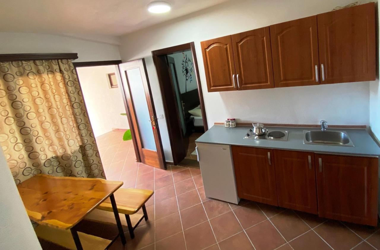 Apartments Fourroses Ulcinj Esterno foto