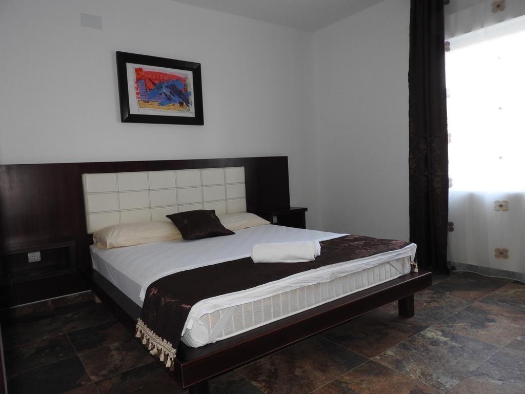 Apartments Fourroses Ulcinj Esterno foto