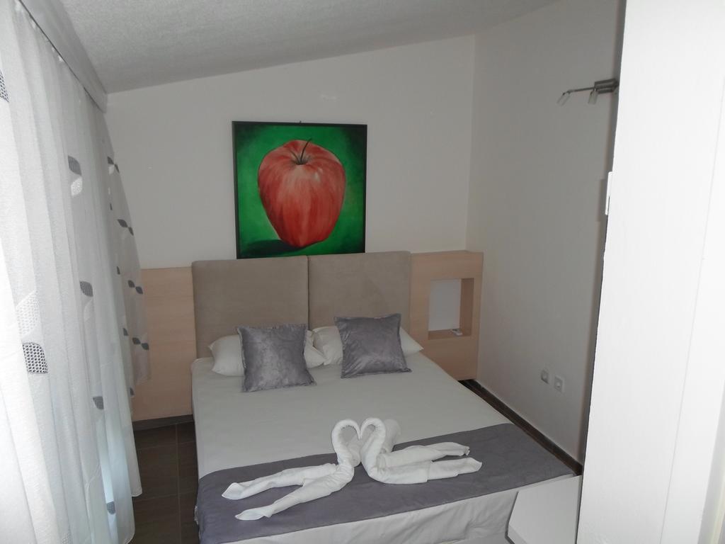 Apartments Fourroses Ulcinj Esterno foto